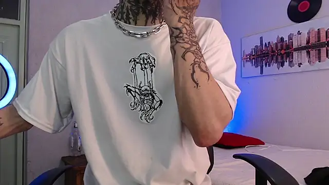 Snapshot of Andy_bapho chatting on 31, 12, 2024 Andy bapho online show from 31, 12, 2024