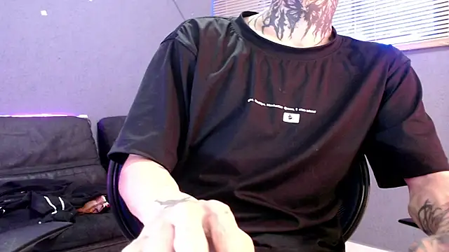 Snapshot of Andy_bapho chatting on 28, 9, 2025 Andy bapho online show from 28, 9, 2025