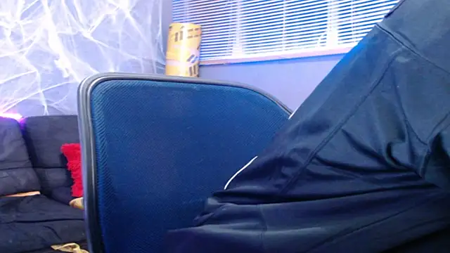 Snapshot of Andy_bapho chatting on 28, 10, 2025 Andy bapho online show from 28, 10, 2025