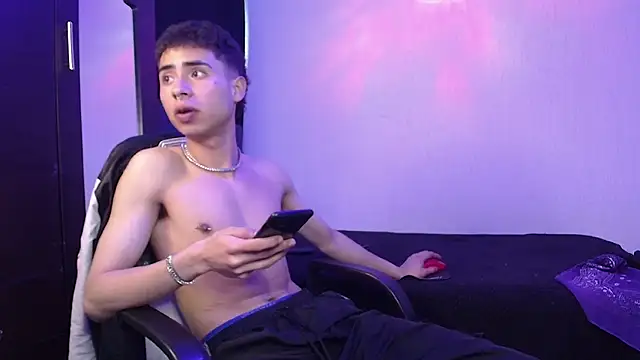 Snapshot of sexybat_twink chatting on 11, 2, 2025 sexybat twink online show from 11, 2, 2025