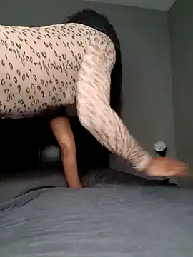 Snapshot of MILFCandy chatting on 11, 3, 2025 MILFCandy online show from 11, 3, 2025