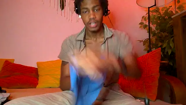 Snapshot of Skinnyblackman chatting on 5, 3, 2026 Skinnyblackman online show from 5, 3, 2026