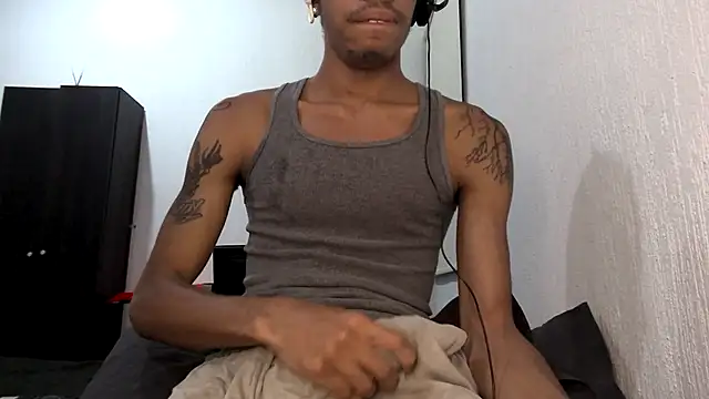 Snapshot of Skinnyblackman chatting on 11, 3, 2026 Skinnyblackman online show from 11, 3, 2026