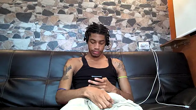 Snapshot of Skinnyblackman chatting on 23, 4, 2026 Skinnyblackman online show from 23, 4, 2026