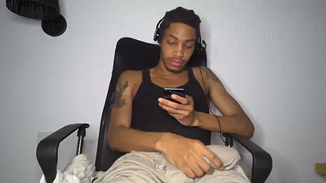 Snapshot of Skinnyblackman chatting on 13, 6, 2026 Skinnyblackman online show from 13, 6, 2026