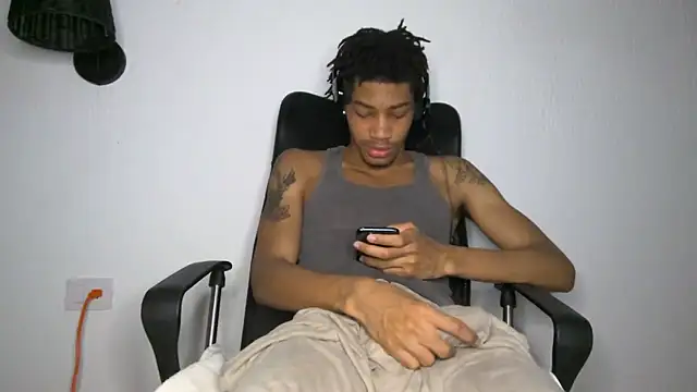 Snapshot of Skinnyblackman chatting on 18, 6, 2026 Skinnyblackman online show from 18, 6, 2026