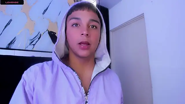 Snapshot of Seductivo_jr chatting on 7, 5, 2026 Seductivo jr online show from 7, 5, 2026