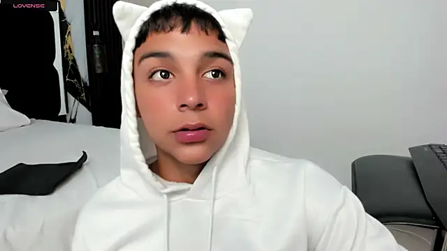 Snapshot of Seductivo_jr chatting on 17, 5, 2026 Seductivo jr online show from 17, 5, 2026
