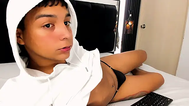 Snapshot of Seductivo_jr chatting on 26, 7, 2026 Seductivo jr online show from 26, 7, 2026