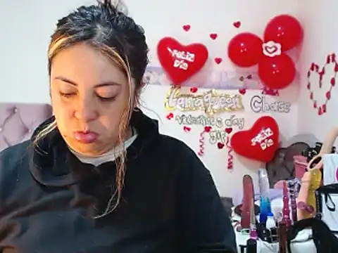 lanaqueen699 online show from 15, 2, 2025