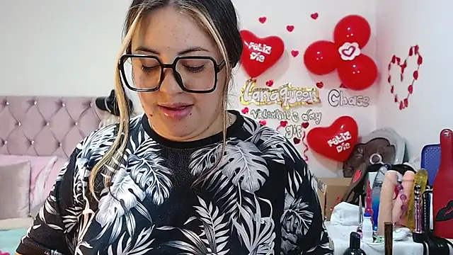 lanaqueen699 online show from 24, 2, 2025