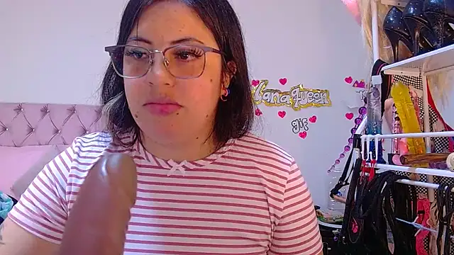 Snapshot of lanaqueen699 chatting on 29, 4, 2026 lanaqueen699 online show from 29, 4, 2026