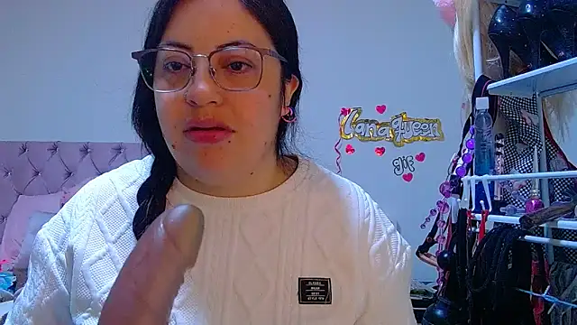 Snapshot of lanaqueen699 chatting on 13, 5, 2026 lanaqueen699 online show from 13, 5, 2026