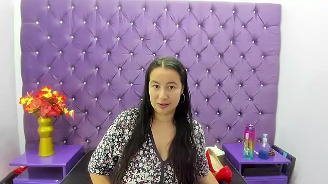 NaomyPrinces online show from 4, 5, 2026