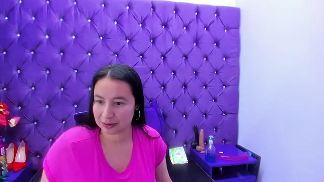 NaomyPrinces online show from 6, 5, 2026