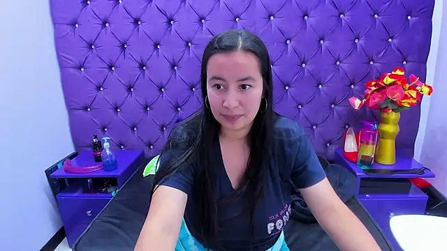 NaomyPrinces online show from 9, 5, 2026