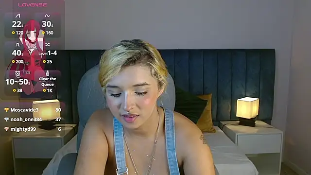 Snapshot of april_bunnyy chatting on 4, 1, 2025 april bunnyy online show from 4, 1, 2025