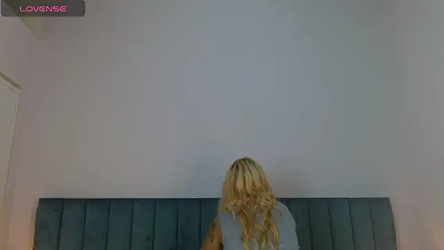 Snapshot of april_bunnyy chatting on 25, 1, 2025 april bunnyy online show from 25, 1, 2025