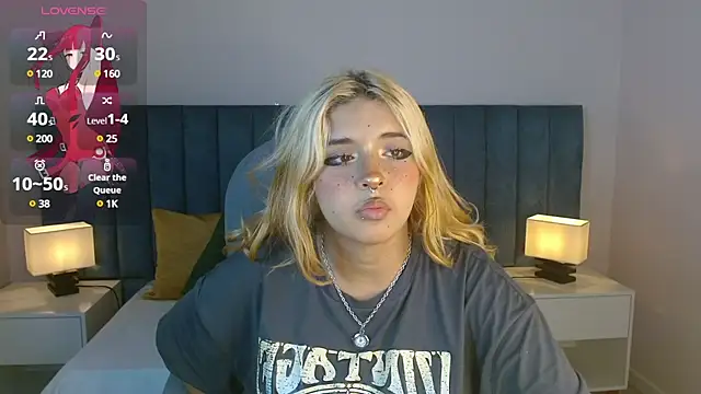 Snapshot of april_bunnyy chatting on 13, 2, 2025 april bunnyy online show from 13, 2, 2025