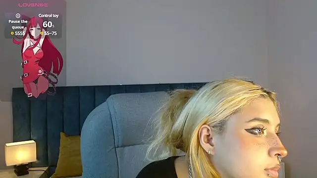 Snapshot of april_bunnyy chatting on 17, 2, 2025 april bunnyy online show from 17, 2, 2025