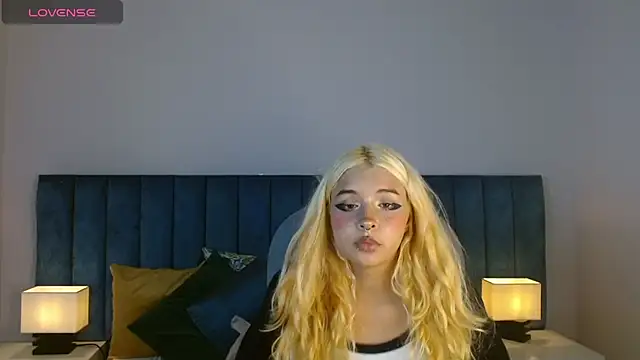 Snapshot of april_bunnyy chatting on 25, 2, 2025 april bunnyy online show from 25, 2, 2025