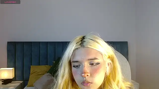 Snapshot of april_bunnyy chatting on 13, 3, 2025 april bunnyy online show from 13, 3, 2025