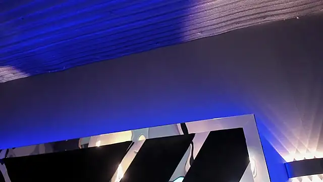 Larabrooks online show from 12, 3, 2026