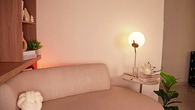 Snapshot of OSHUN_ chatting on 1, 4, 2026 OSHUN online show from 1, 4, 2026