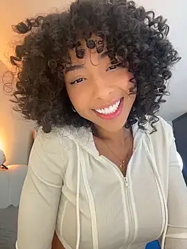 Snapshot of OSHUN_ chatting on 19, 4, 2026 OSHUN online show from 19, 4, 2026