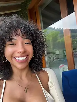 Snapshot of OSHUN_ chatting on 25, 4, 2026 OSHUN online show from 25, 4, 2026