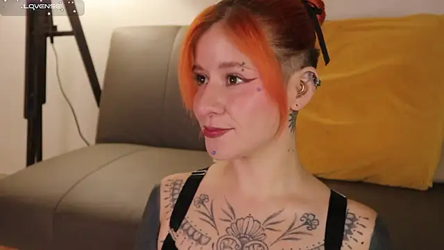 Snapshot of Daarlene chatting on 4, 2, 2026 Daarlene online show from 4, 2, 2026