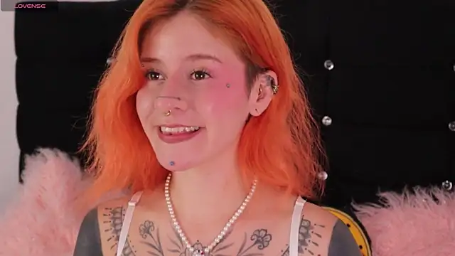 Snapshot of Daarlene chatting on 12, 4, 2026 Daarlene online show from 12, 4, 2026