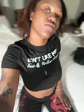 Snapshot of PrettyGal_Tingz chatting on 8, 2, 2025 PrettyGal Tingz online show from 8, 2, 2025