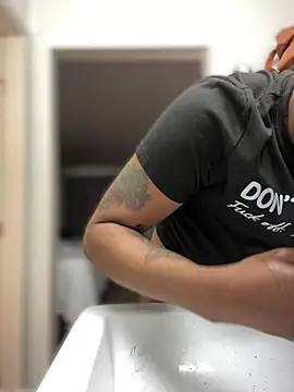 Snapshot of PrettyGal_Tingz chatting on 8, 2, 2025 PrettyGal Tingz online show from 8, 2, 2025