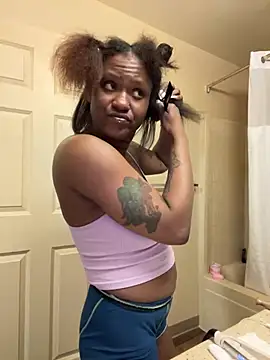 Snapshot of PrettyGal_Tingz chatting on 9, 3, 2025 PrettyGal Tingz online show from 9, 3, 2025