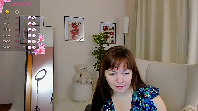 Snapshot of VanessaSmuth chatting on 5, 11, 2025 VanessaSmuth online show from 5, 11, 2025