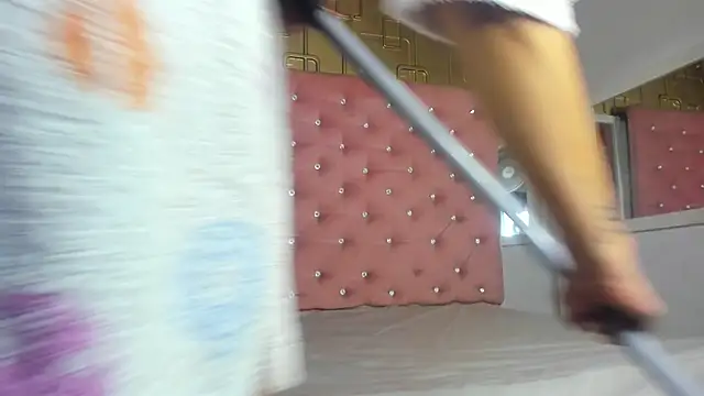 Molly gomez  online show from 8, 2, 2025