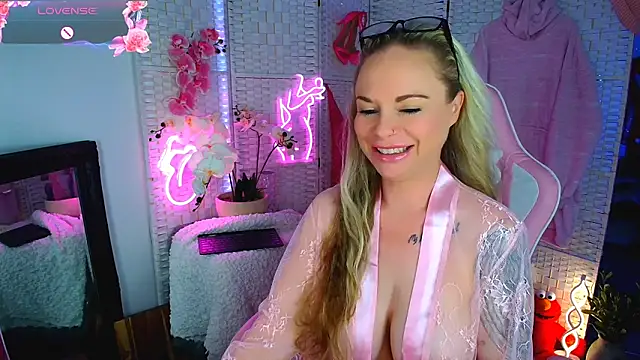 Snapshot of EllieKarrX chatting on 30, 1, 2025 EllieKarrX online show from 30, 1, 2025