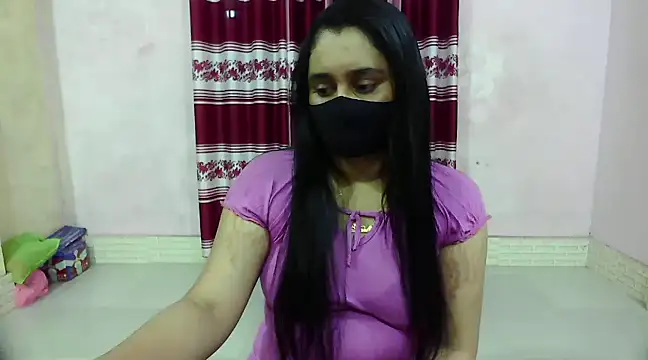 Snapshot of LovelyRose69 chatting on 4, 1, 2025 LovelyRose69 online show from 4, 1, 2025