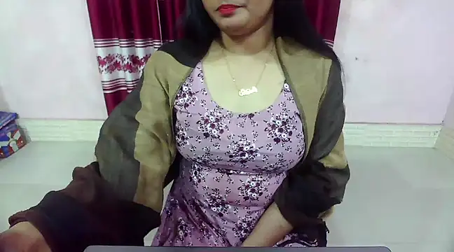 Snapshot of LovelyRose69 chatting on 8, 1, 2025 LovelyRose69 online show from 8, 1, 2025