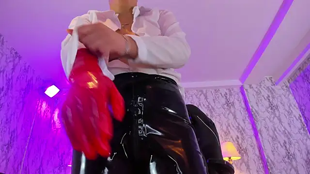 Camila Chainn online show from 6, 2, 2025