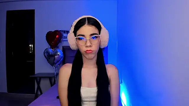 Snapshot of sofi_cute01 chatting on 15, 2, 2025 sofi cute01 online show from 15, 2, 2025