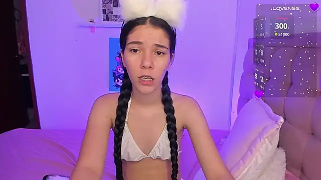 Snapshot of sofi_cute01 chatting on 8, 3, 2025 sofi cute01 online show from 8, 3, 2025