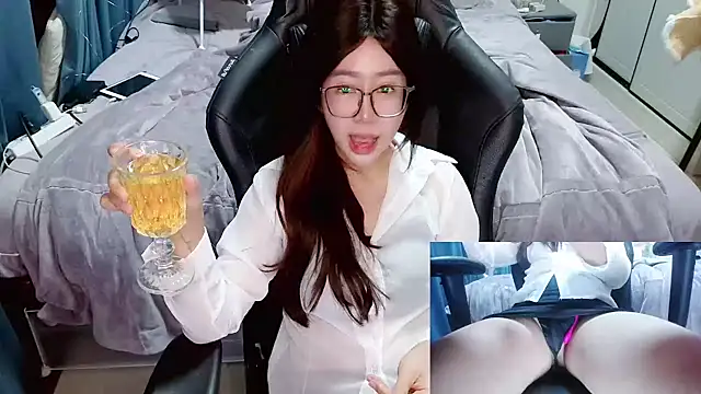 Angelababy001 online show from 13, 12, 2024