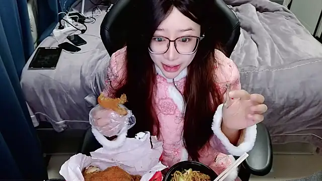 Angelababy001 online show from 9, 1, 2025