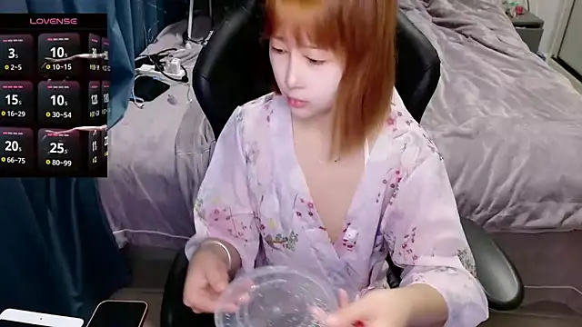 Angelababy001 online show from 18, 1, 2025