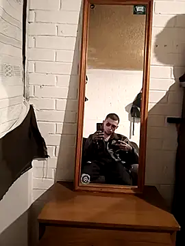 Suggarwhite18CM online show from 11, 11, 2025