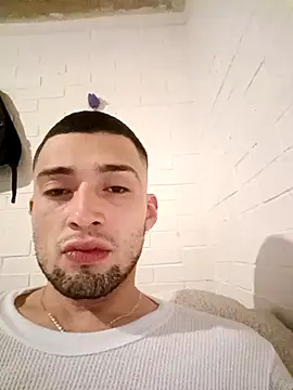 Suggarwhite18CM online show from 18, 12, 2025