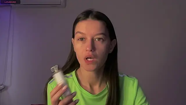 Snapshot of Alice__grace chatting on 21, 2, 2025 Alice  grace online show from 21, 2, 2025