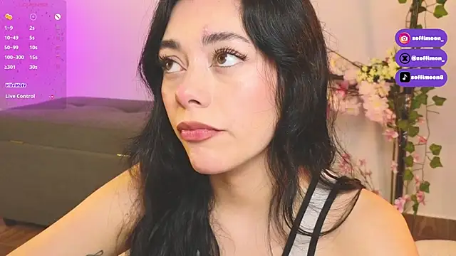 Snapshot of Soffimoon_ chatting on 2, 10, 2025 Soffimoon online show from 2, 10, 2025